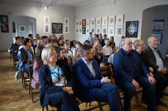 Rozdanie nagród - publicznośc zgromadzona na sali